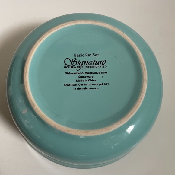 Signature Housewares “Feed Me” Pet Bowl - Picture 4 of 5